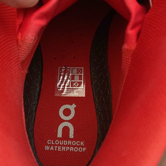 ON Mens Sz 10 sneaker boots maroon NEW - Picture 7 of 13